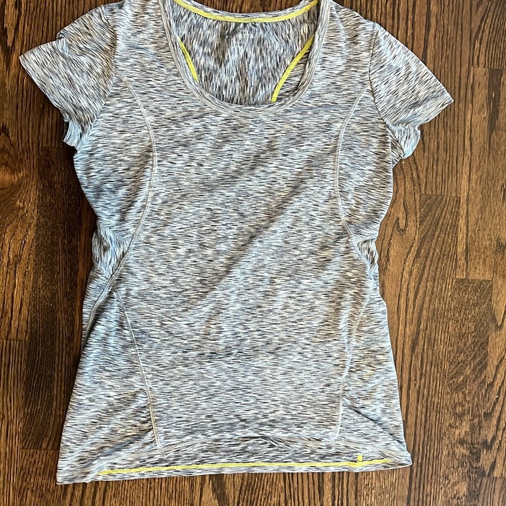 Athleta shirt sleeve gray T-shirt size medium